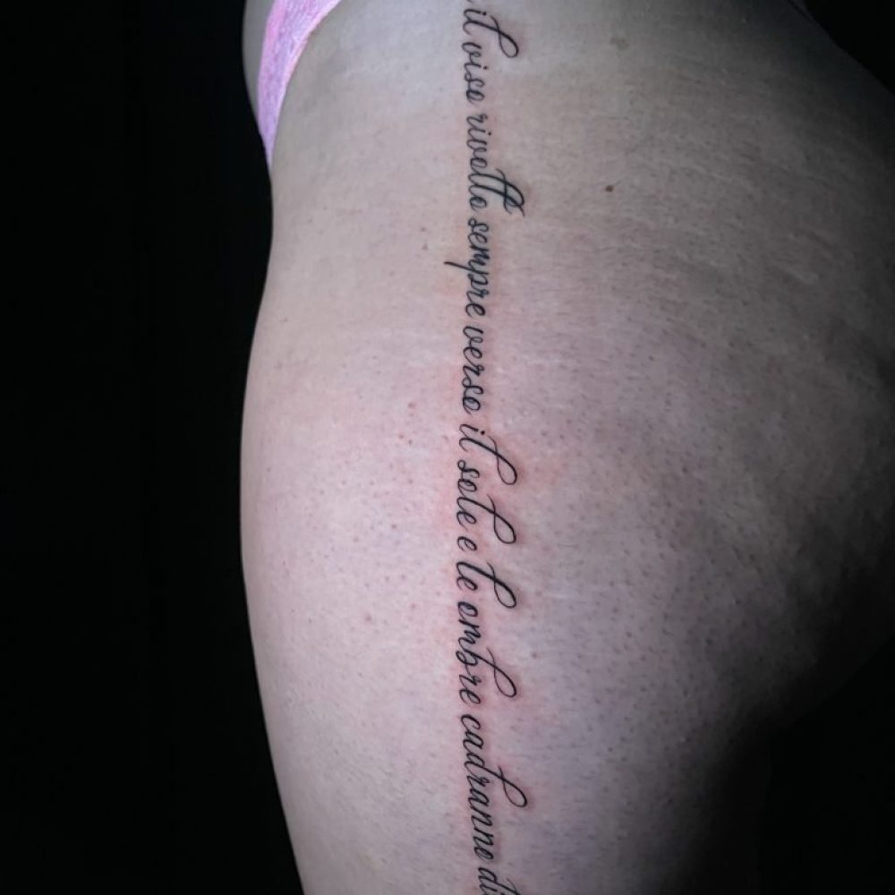 tattoo Lettering coscia